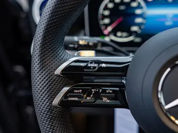 GLC 220 d 4M AMG-Sport/Pano/Burm/AHK/Night/Distr