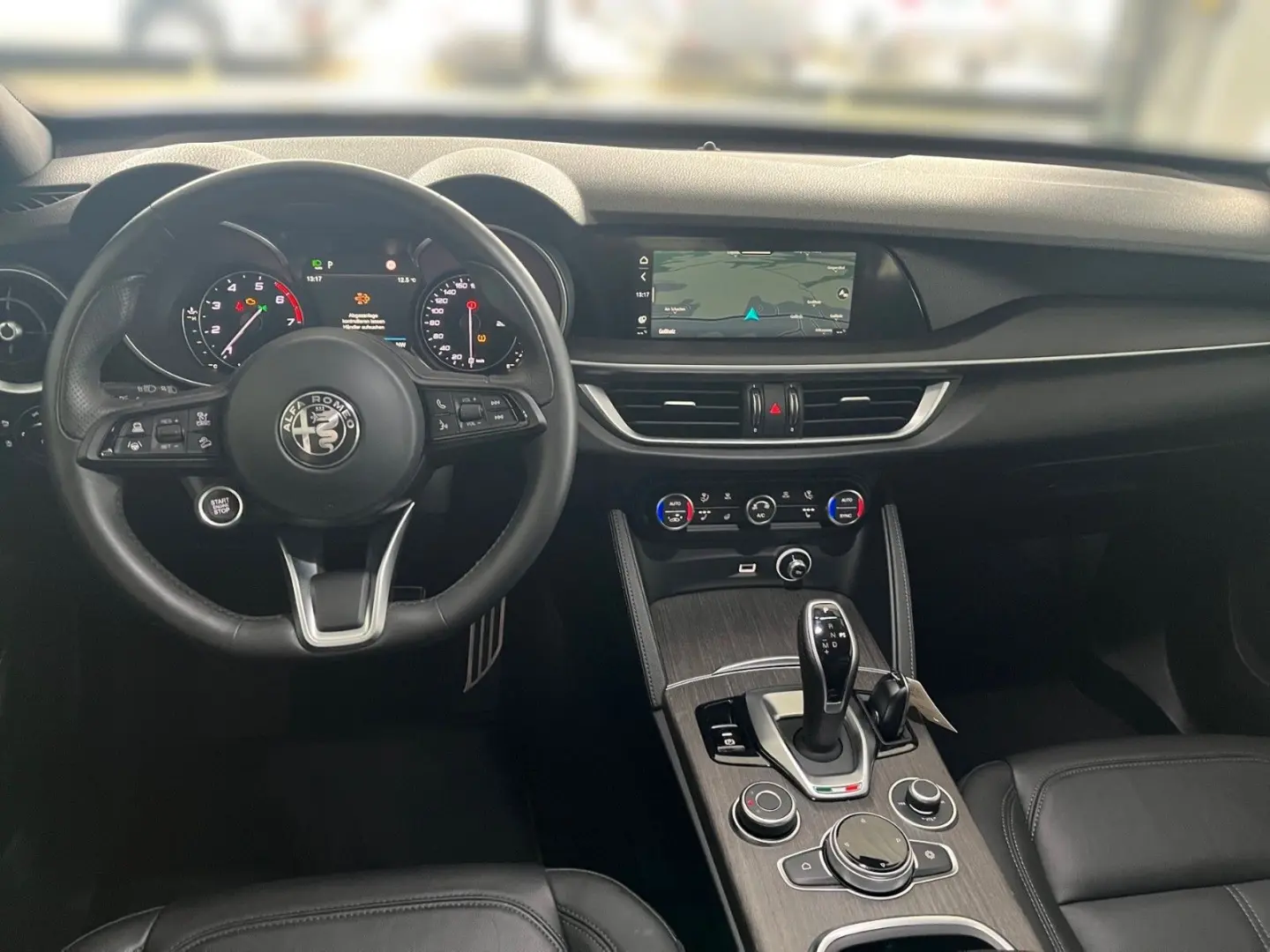 Stelvio TI 2.0 AT8 16V 280 PS AT8 Q4 NAVI/ASSIST