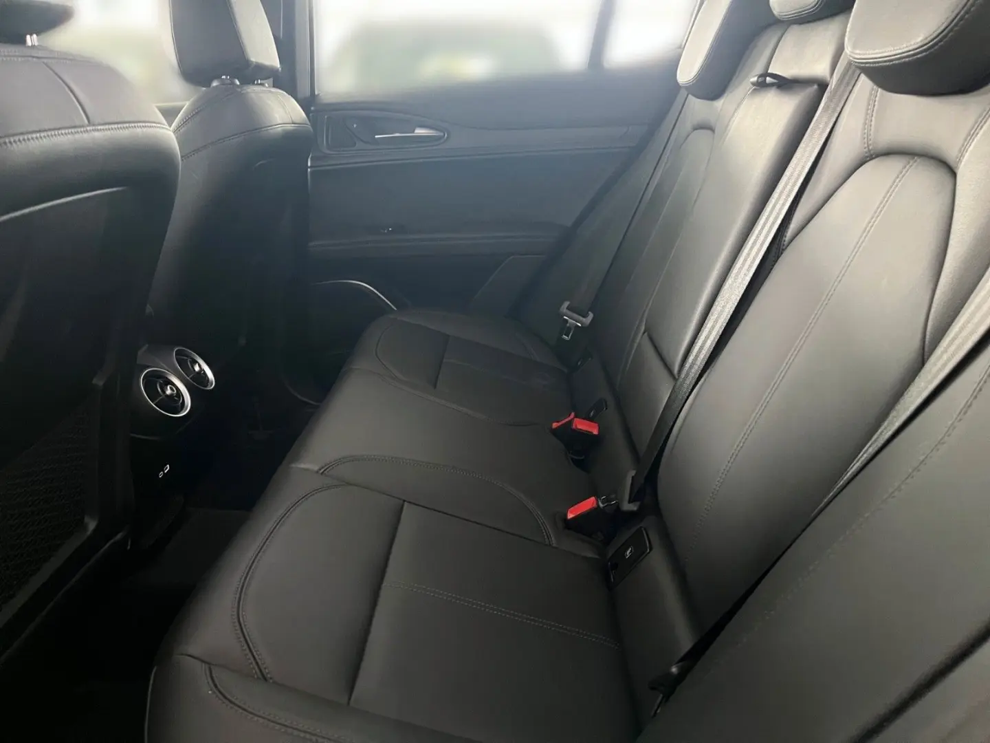 Stelvio TI 2.0 AT8 16V 280 PS AT8 Q4 NAVI/ASSIST