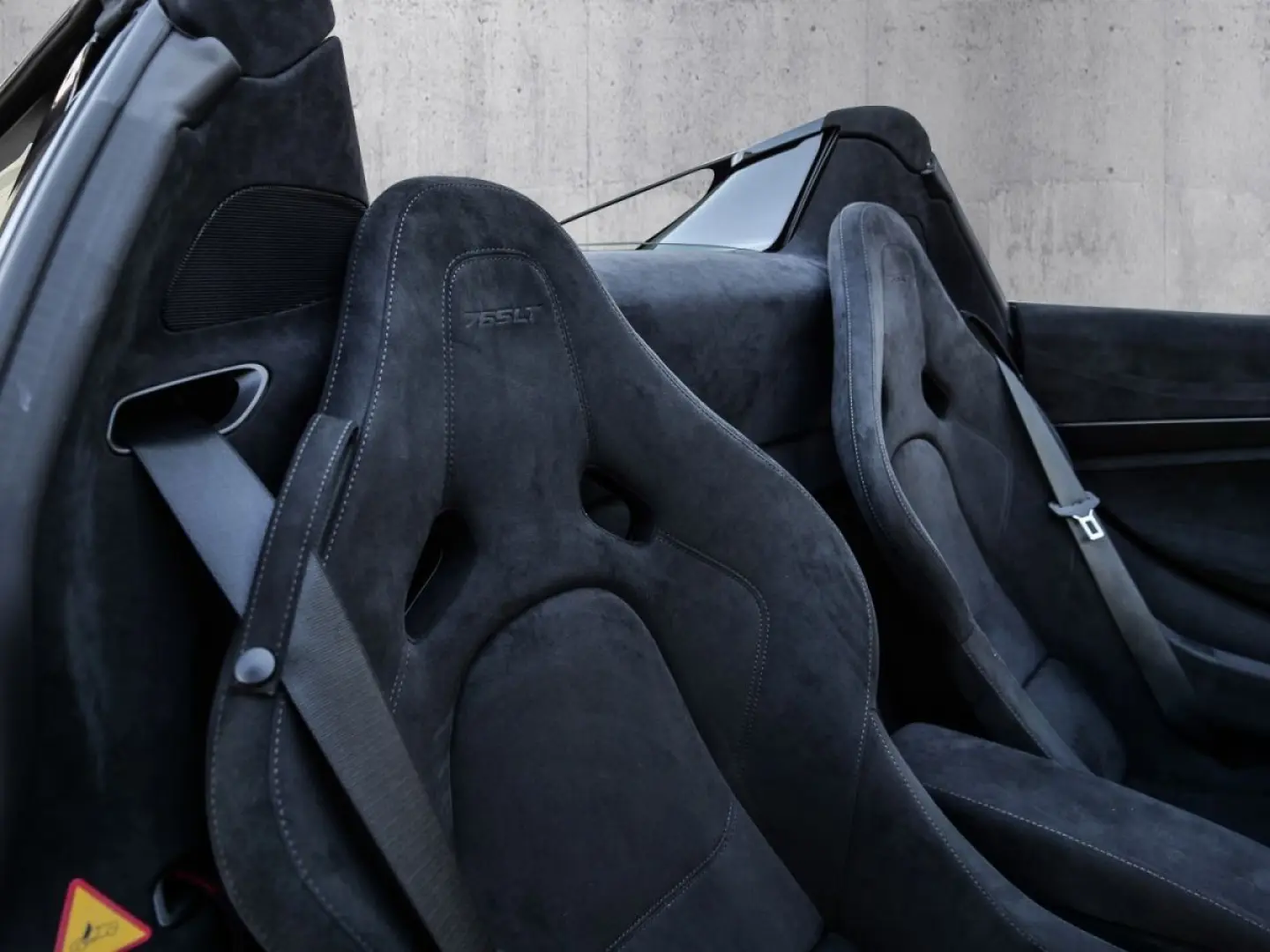 765LT Spider Onyx Black