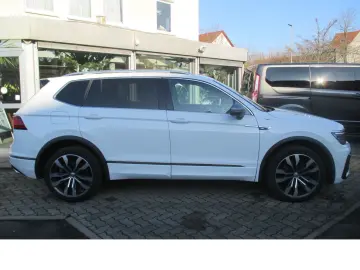 Tiguan R-line 4Mo.2,0TDI DSG Pano/ STDH/ Pro/ AH