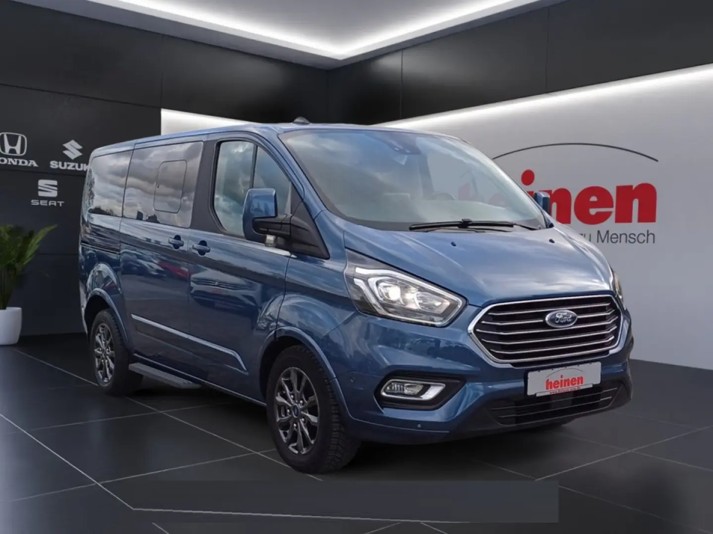 Tourneo Custom 2.0 TDCi Titanium NAVI+LEDER+9-SI