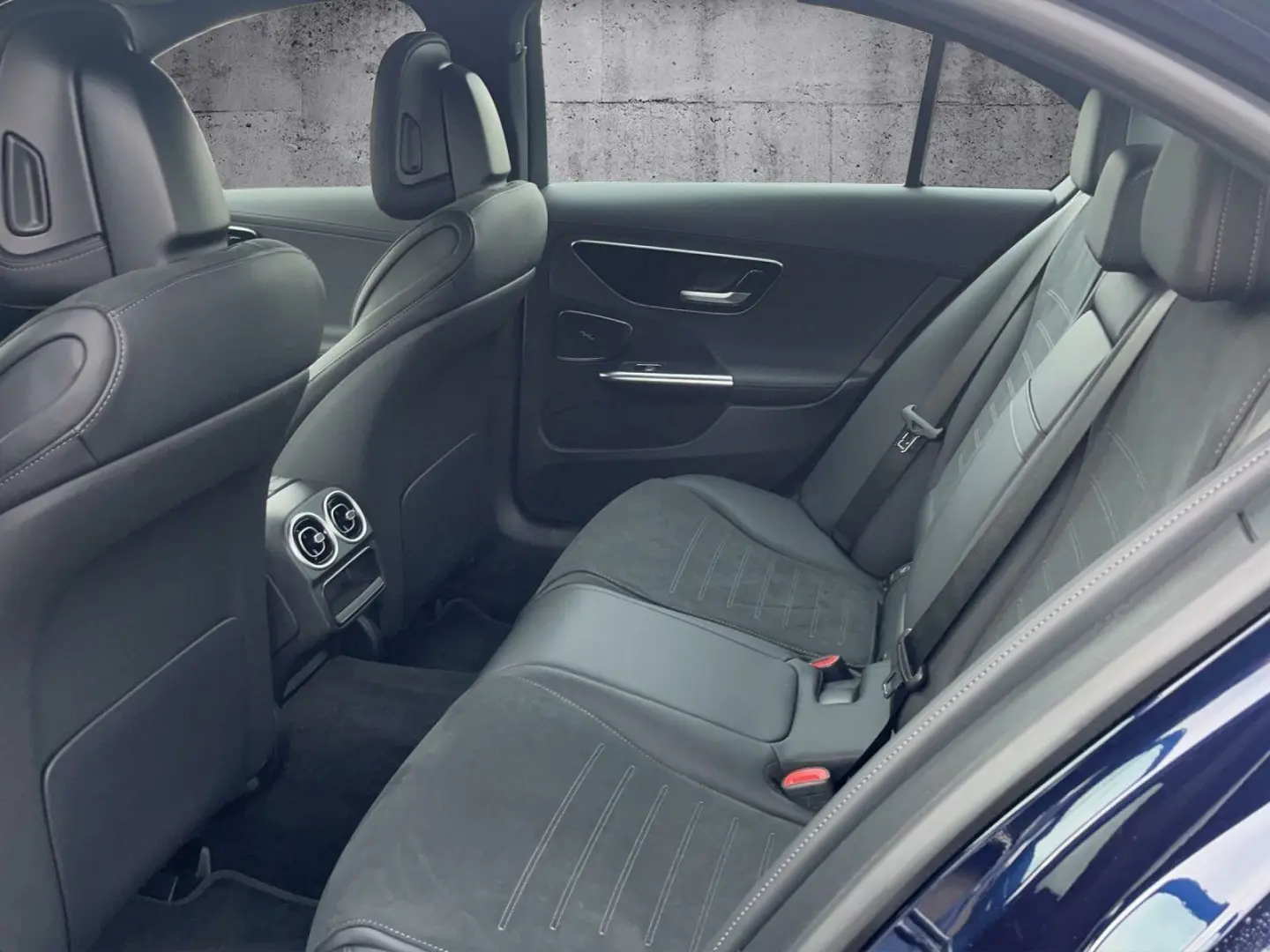 C 300 e AMG+DISTRO+360°+HUD+DIGITAL+KEYLESS+SOUN
