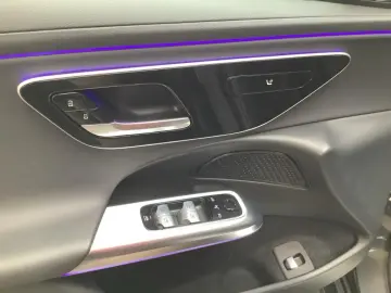 E 200 Limousine Avantgarde/19''/LED/Panorama-SD/