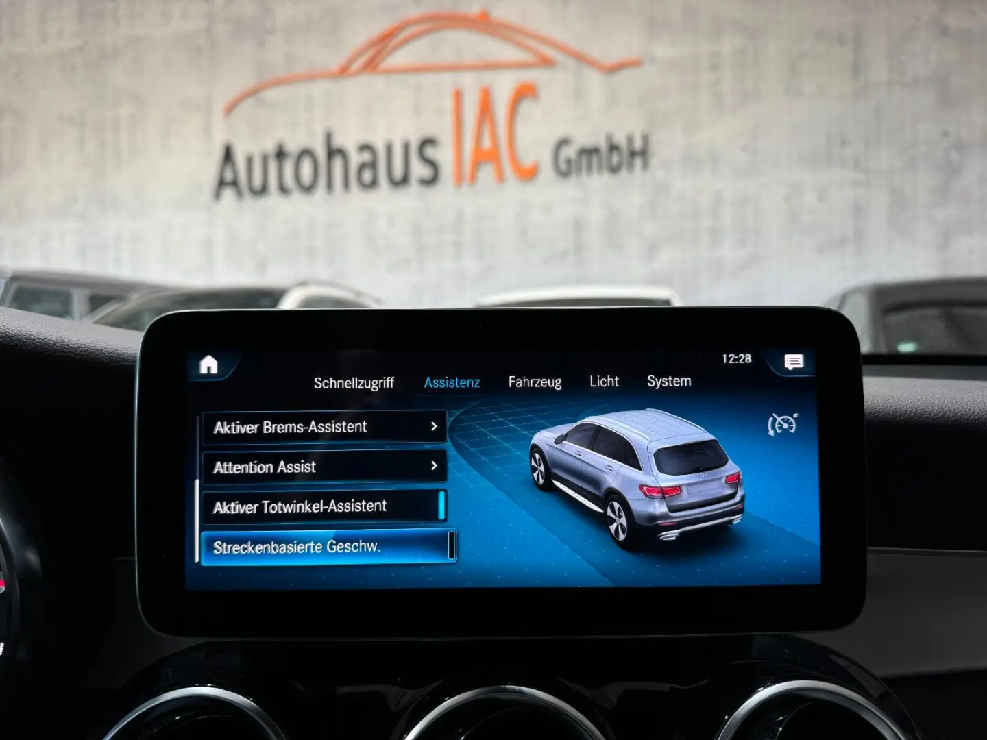 MERCEDES GLC 300/4Matic/PANO/AMG-line/LEASING