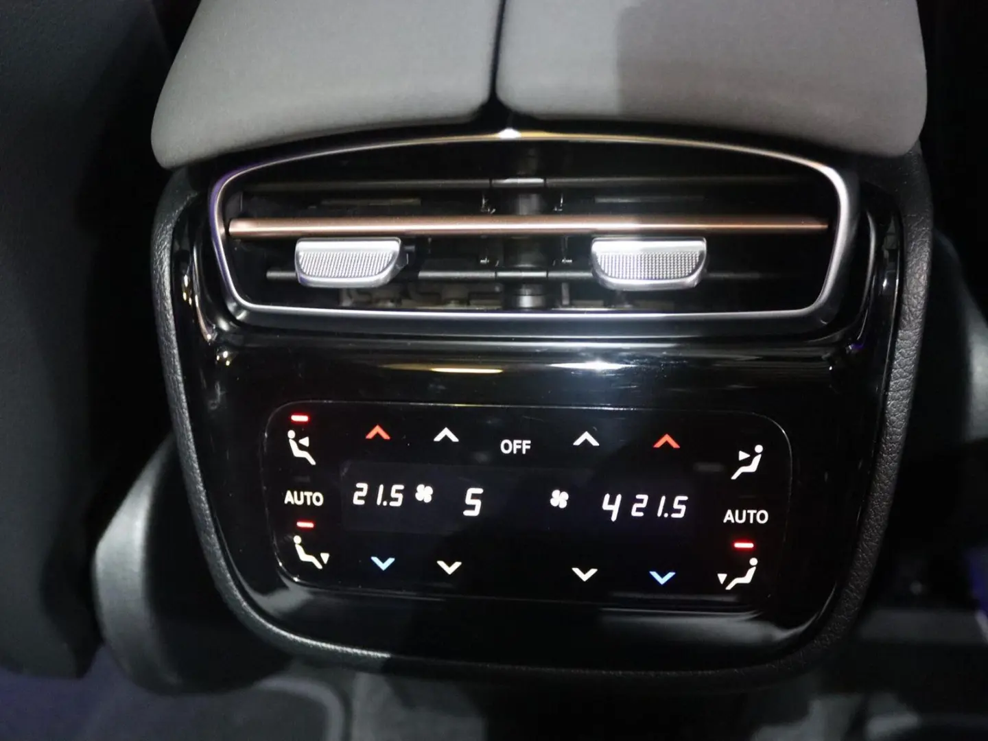 EQS SUV 450 4MATIC AMG Premium Plus | 7 sitze |