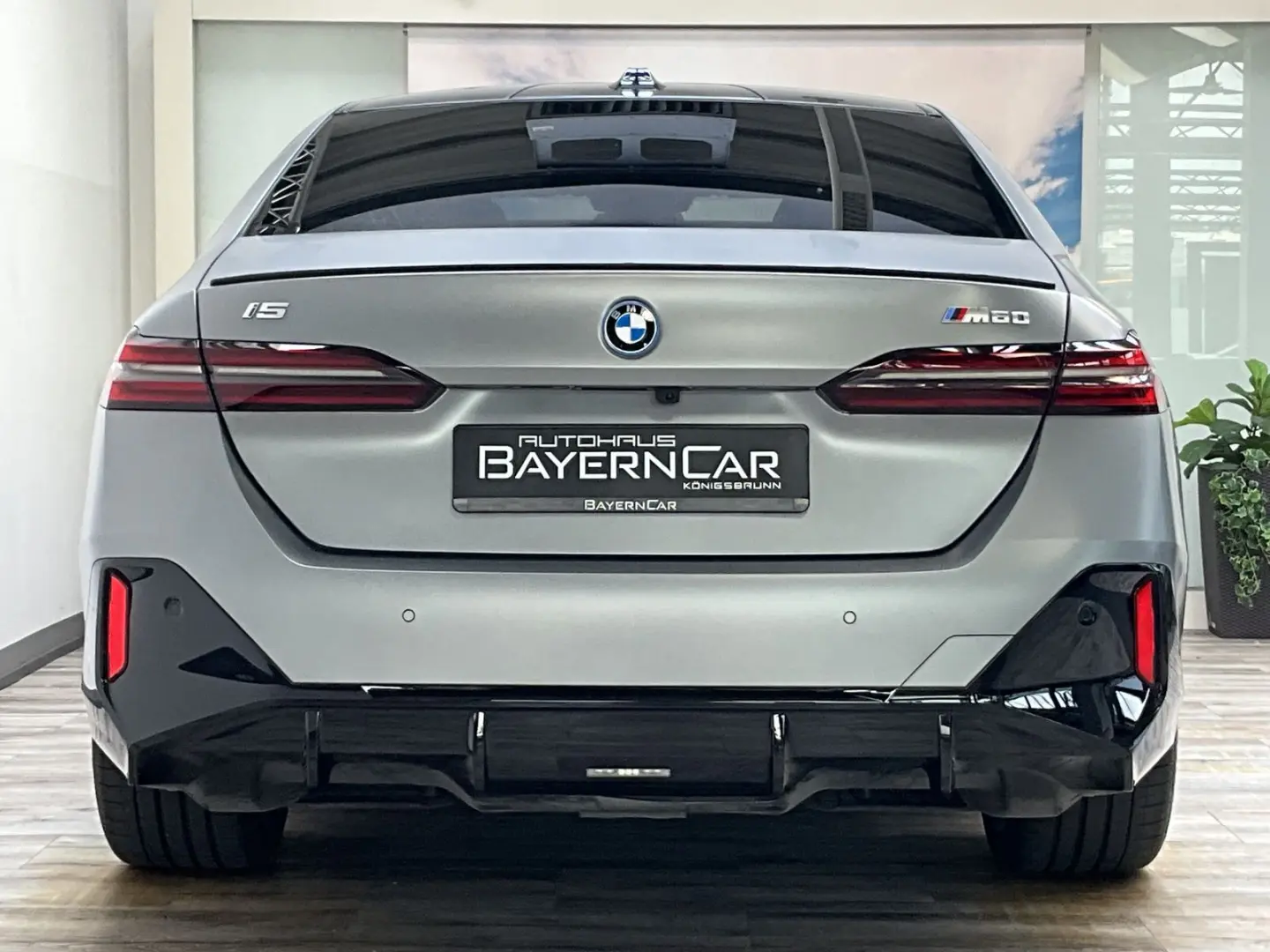 i5 M60 xDrive Pro AHK B&W Carbon Panorama 20Zoll