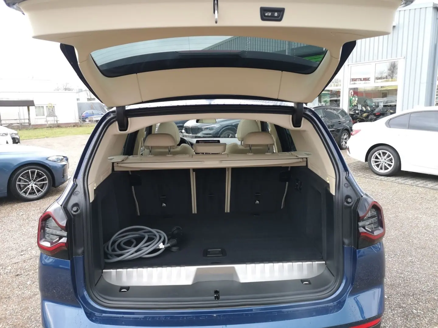 X3 xDrive 30e LASE+NAVI+KLIMAAUTO+SHZ+PDC+ALU 19