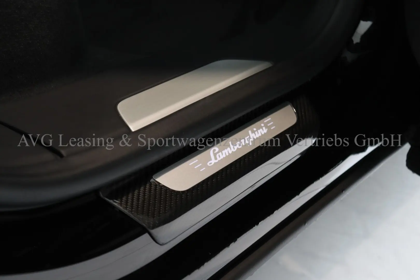 Urus S AKRAPO CARBON 3X 3D B&O