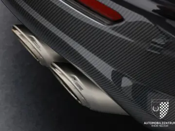 Urus FullCarbon/Adv.B&O/Massage/Akrapovic