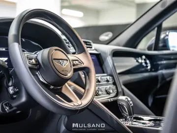 Bentley Bentayga Long Azure First Edition BLACKLINE