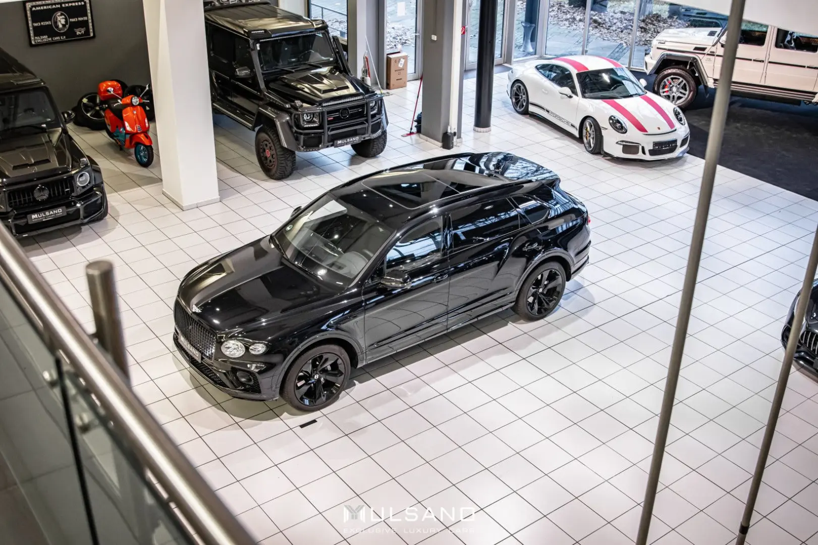 Bentley Bentayga Long Azure First Edition BLACKLINE