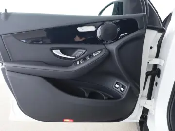 GLC 300 e 4M Night Pano MBUX SHZ LED Navi AUT