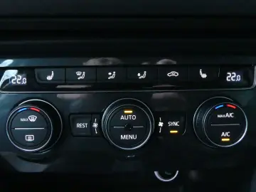 Tiguan IQ.DRIVE*ACC*PDC*AppleCar*Tot-Winkel*Navi