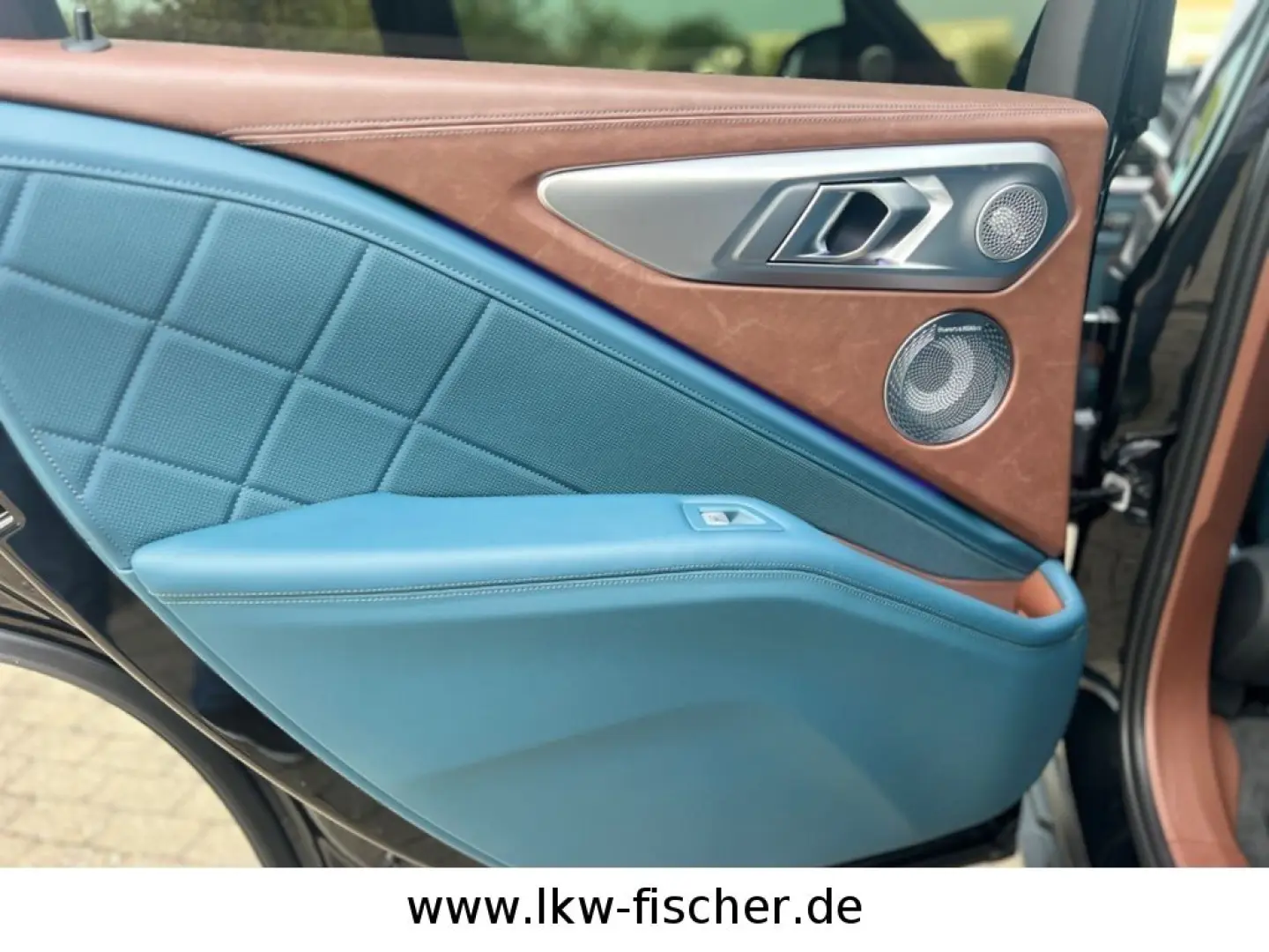 XM V8 Voll! Neu!Deutsch!LederDeepLagoon!