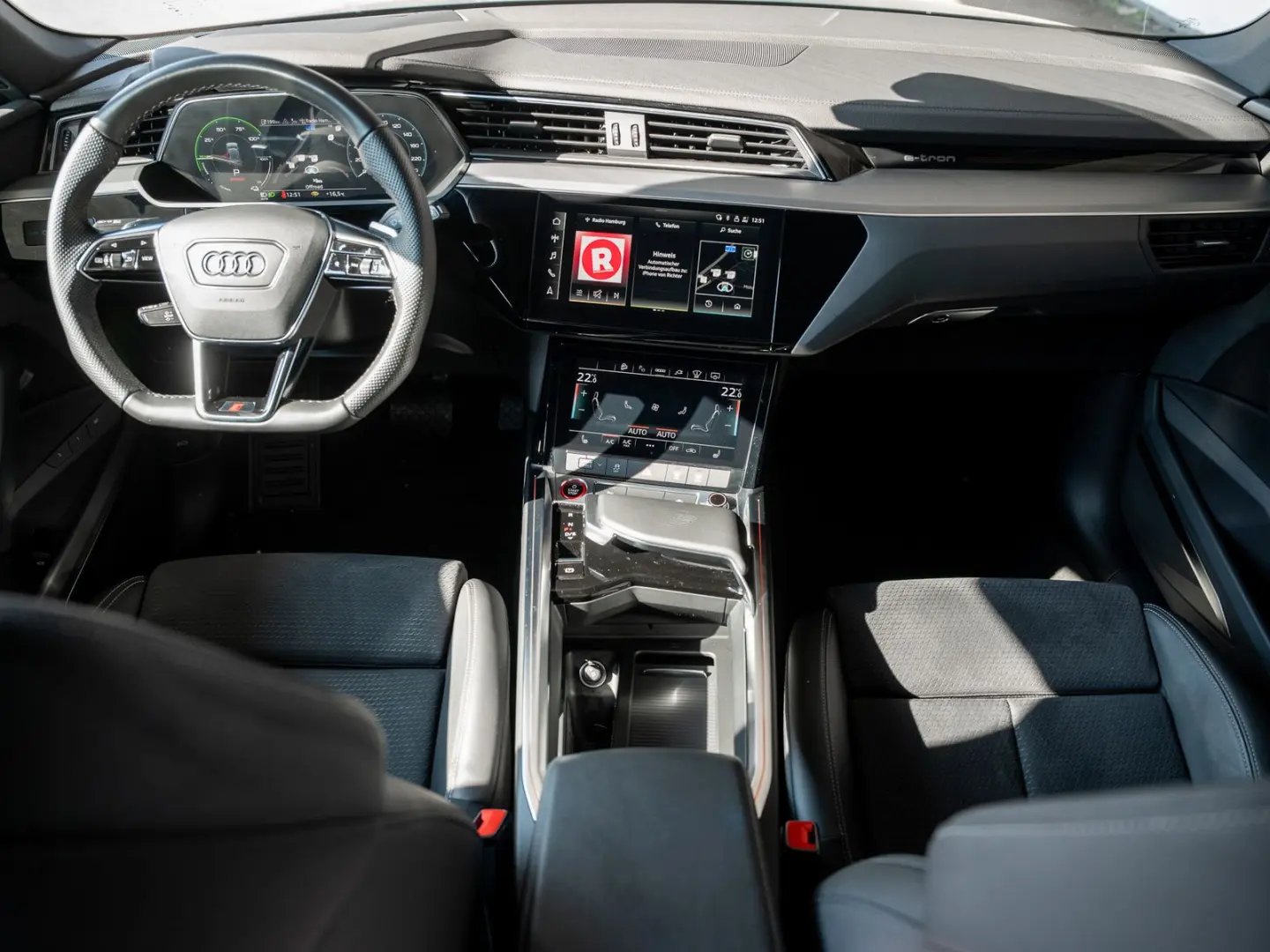 e-tron S Luft Pano STH HUD SpurH MATRIX KeyLess