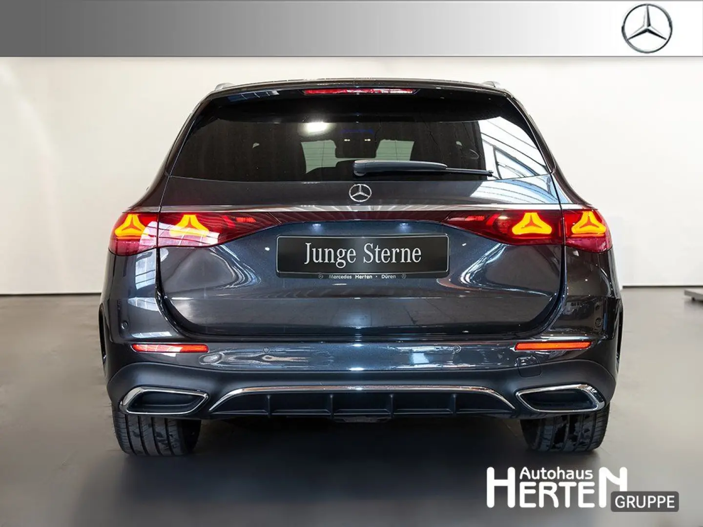 E 220 Td+AMG+MBUX SUPERSCREEN+20ZOLL+AHK+DIGITAL