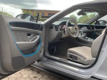 Continental GTC V8 Mulliner Blackline/Carbon/HUD