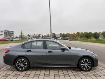 318i AUTOMATIK/NAVI/SHZ/LED/UNFALLFREI/1HAND