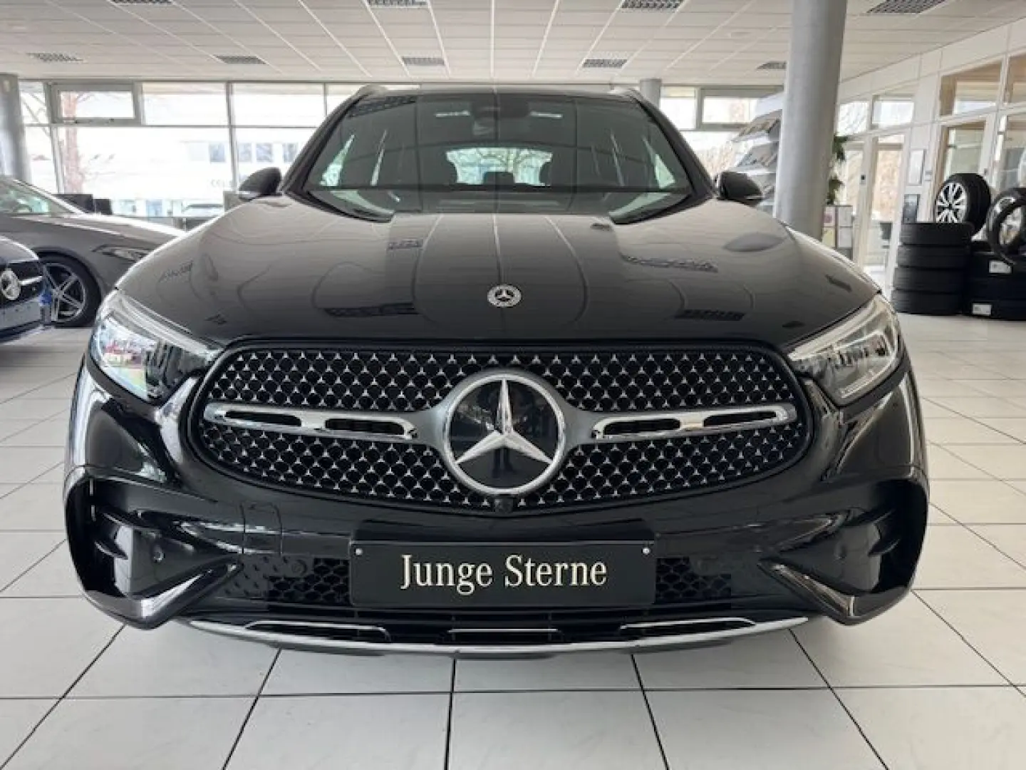 GLC 200 4M AMG Line Adv Plus Pano AHK Winterpake
