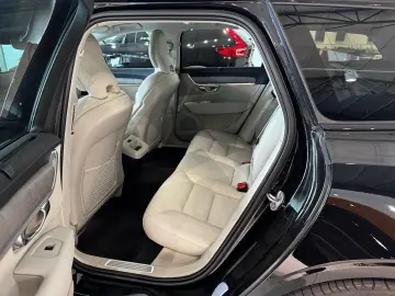 V90 B4 Plus Dark Mild-Hybrid