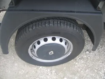 VAND RENAULT MASTER  3 LOC.  BASCULARE PE TREI PARTI .