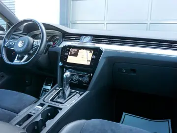 Arteon R-Line/DSG/360°-Kamera/SHZ hinten/Massage
