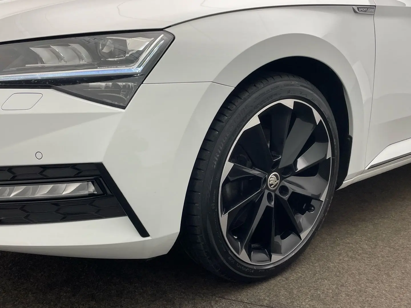 Superb Combi Sportline 1.4TSI CarPlay Matrix AHK