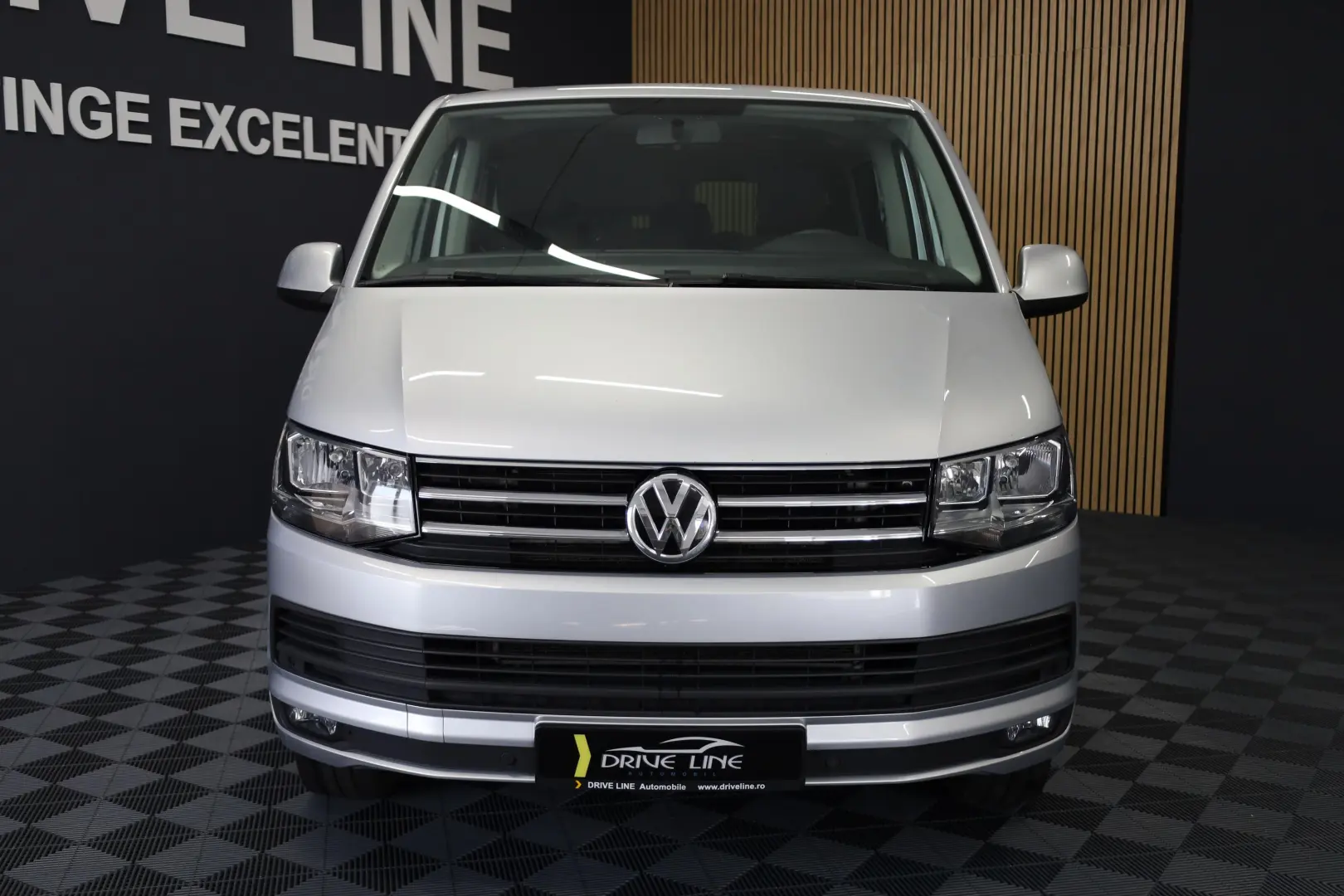VW Caravelle DSG Lang Comfortline Bus