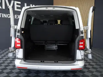 VW Caravelle DSG Lang Comfortline Bus