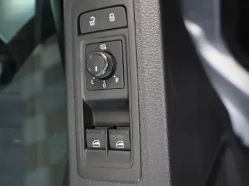 VW Caravelle DSG Lang Comfortline Bus