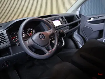 VW Caravelle DSG Lang Comfortline Bus