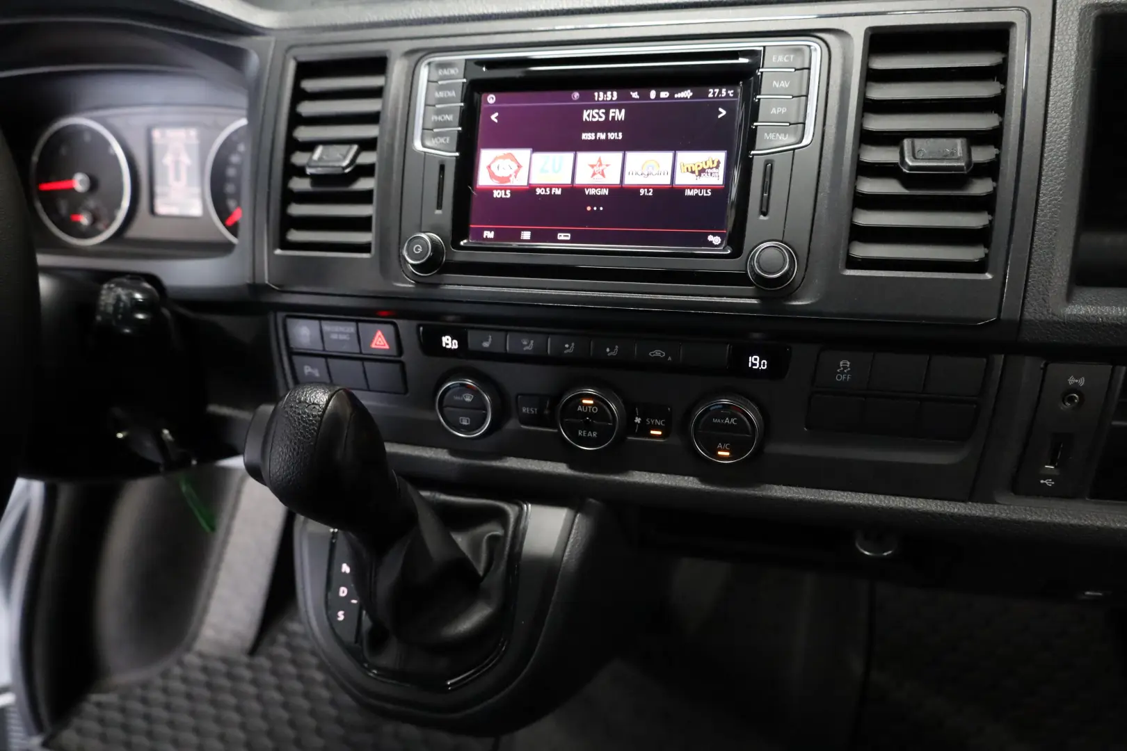VW Caravelle DSG Lang Comfortline Bus