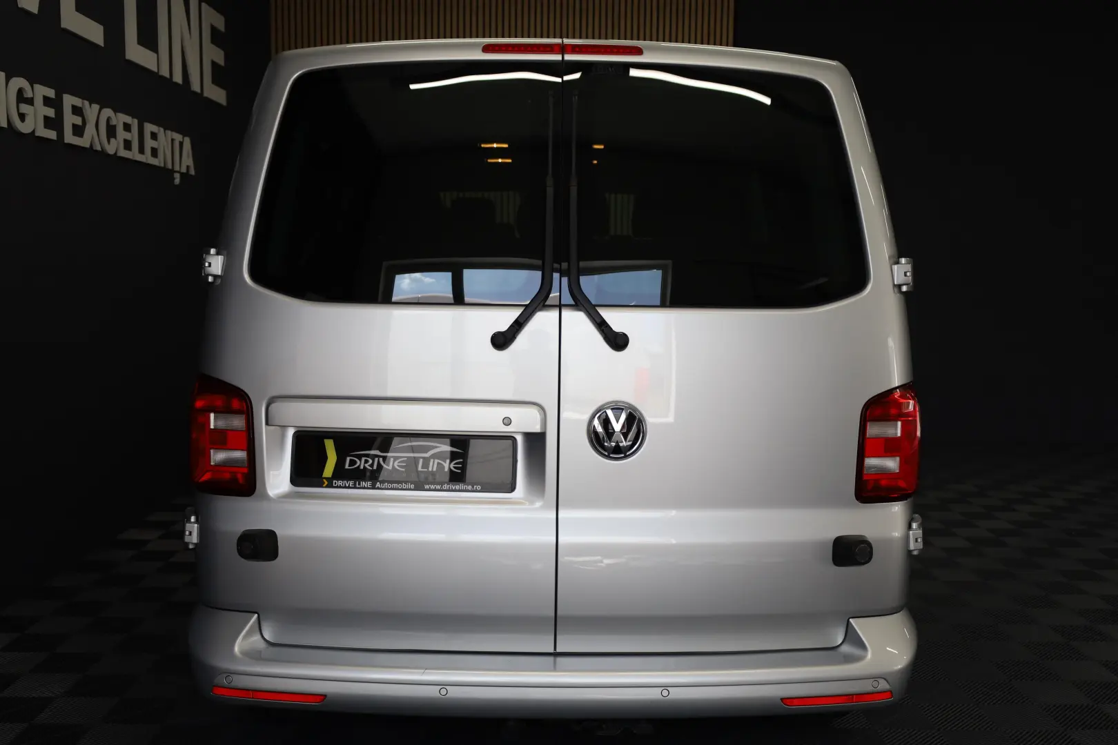 VW Caravelle DSG Lang Comfortline Bus
