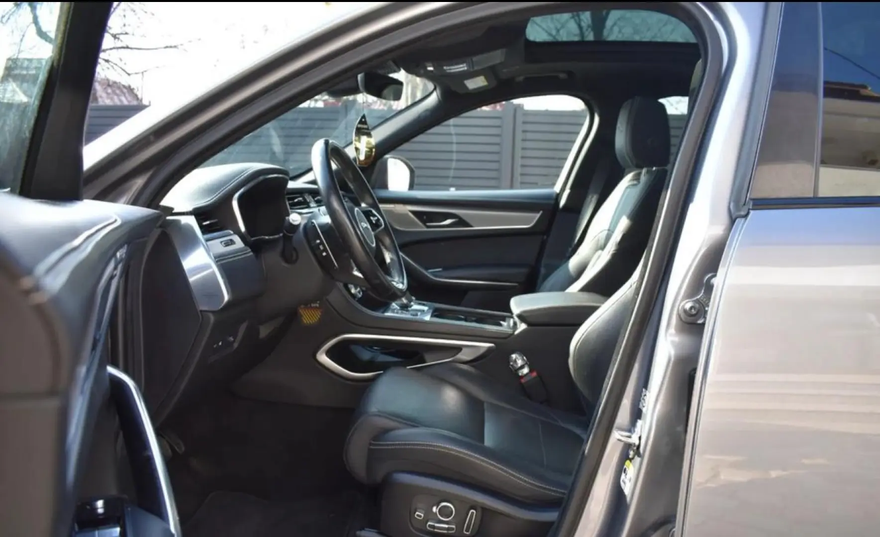 Jaguar F-Pace P400e Hybrid Plug In Dynamic-R SE
