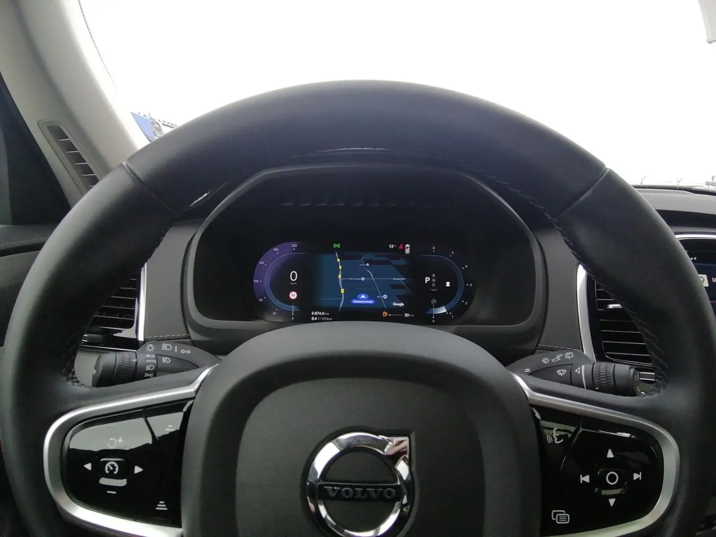 XC90 B5 AWD Plus Dark 360° 7S ACC AHK PANO STDHZ