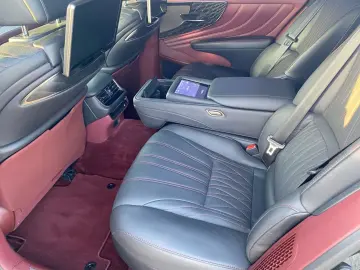 LS 500 h AWD Luxury Line *HUD*Pano*360*Navi*LED*