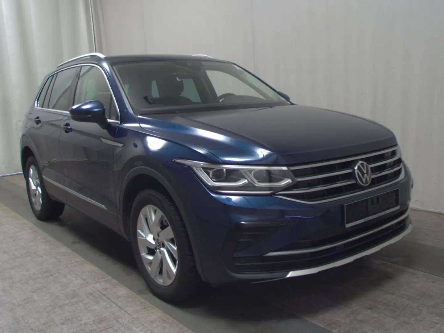 VOLKSWAGEN Tiguan 2.0 TSI LEASING 4Motion Elegance 4x4 ACC