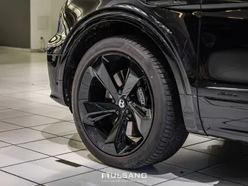 Bentayga EWB Azure First Edition BLACKLINE MULLI