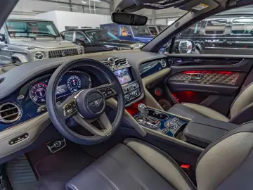 Bentayga 4.0 V8 S / Naim / All Terr / NP:345.100