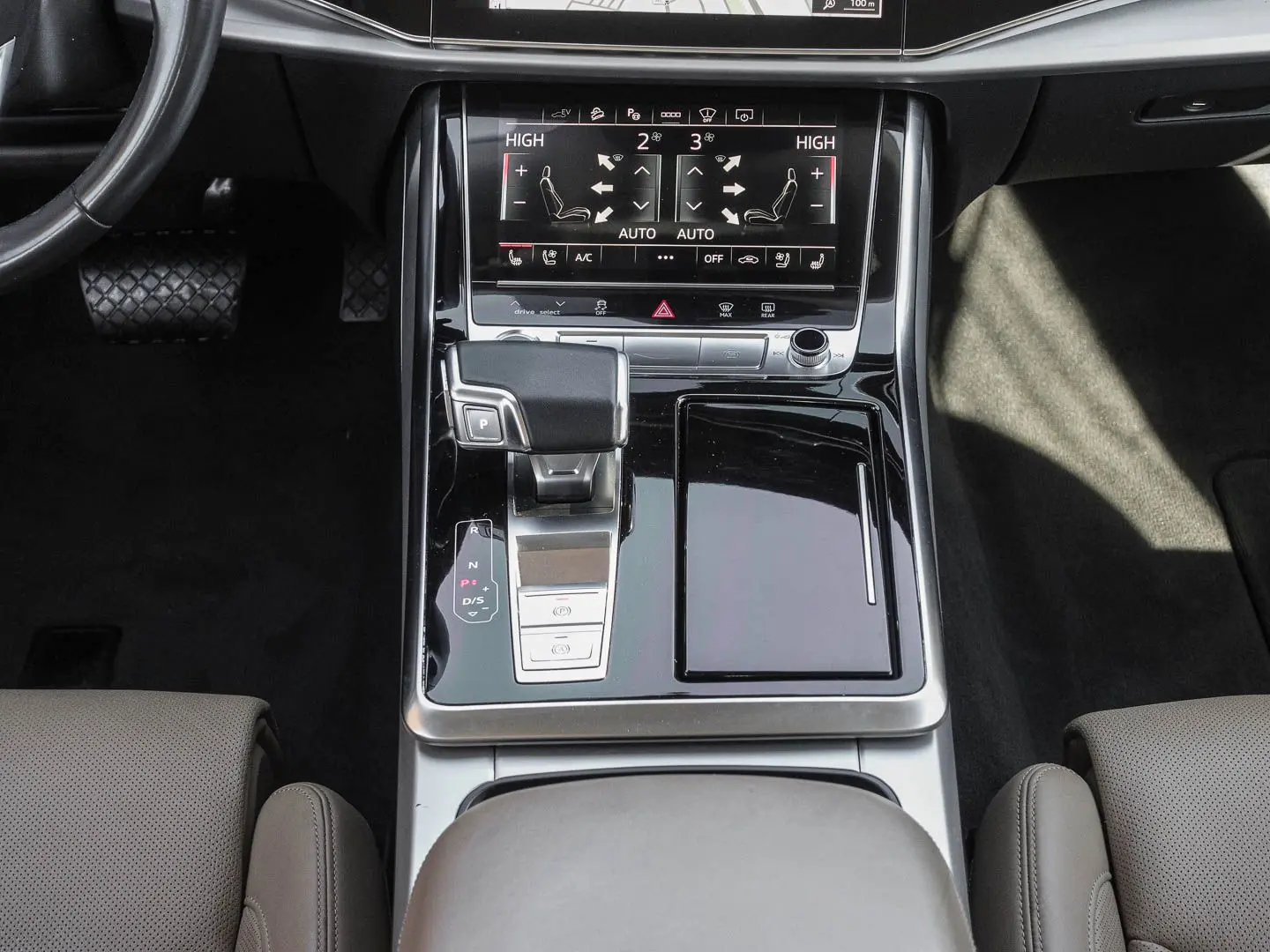 Q7 SUV TFSI e S line NAVI LEDER LUFT PANO