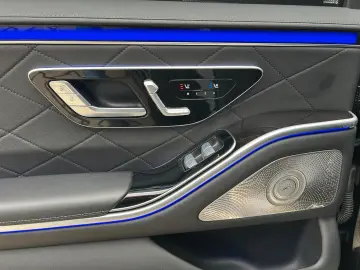 S400d 4M Lang AMG -HUD-Pano-FondEnt-BelüSitz-21Z