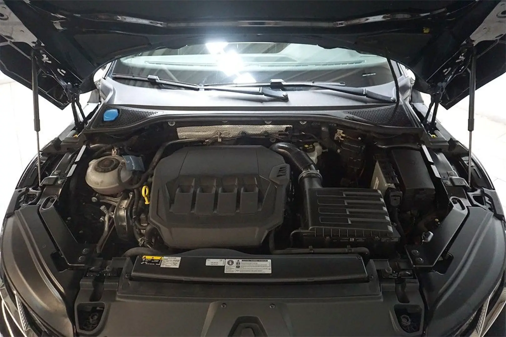 VOLKSWAGEN Arteon 2.0TSI DSG 2xR-Line 4M LEASING