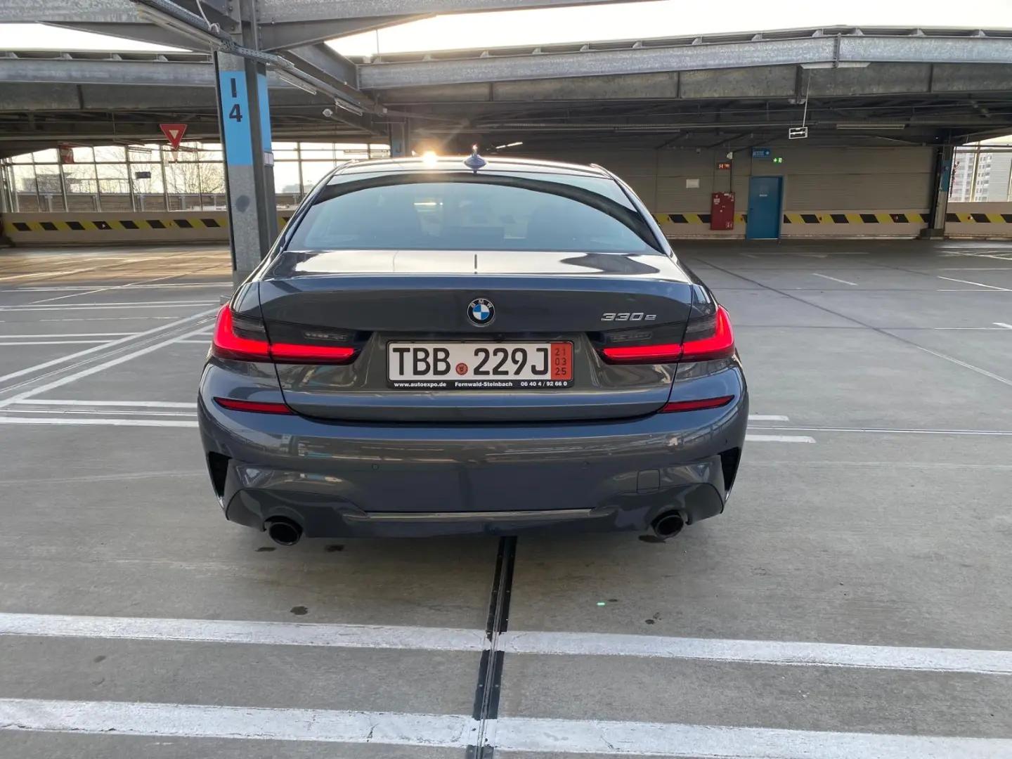 BMW 330