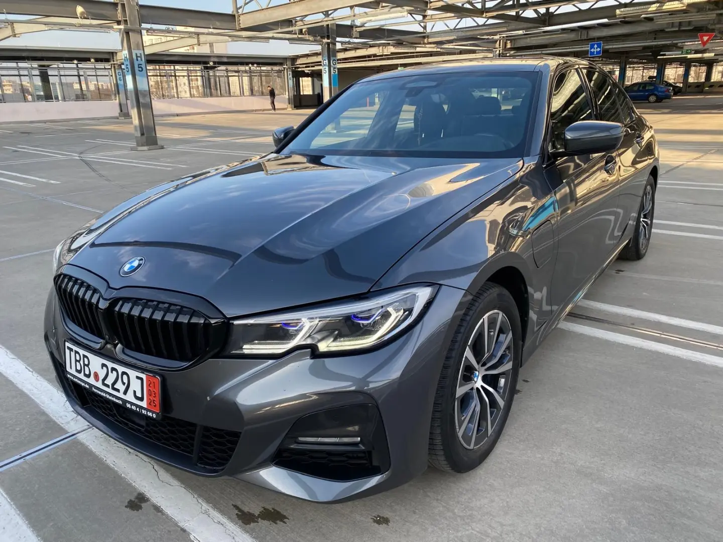 BMW 330