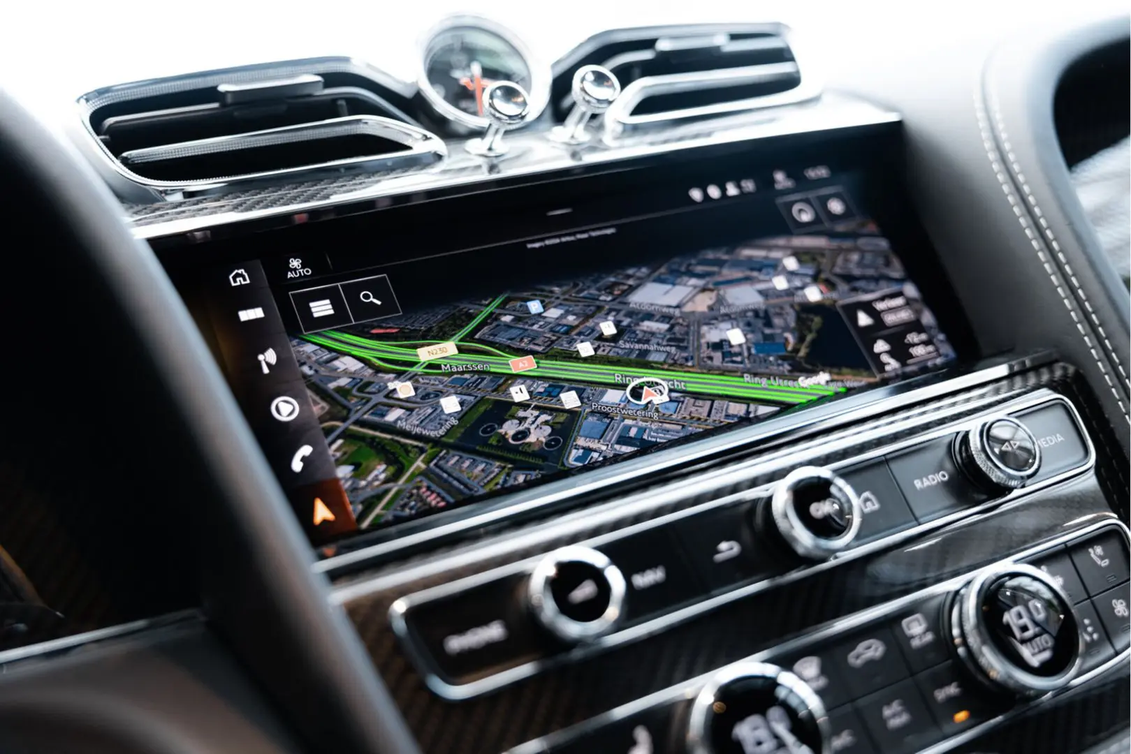 Bentayga V8 S | Rear Entertainment | Touring Spe