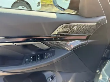 i5 M60 xDrive / NP= 117.650,- / Panorama / AHK /