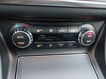 GLA 200 7-DCT Urban+LED+NAVI+AMG LINE+CARPLAY