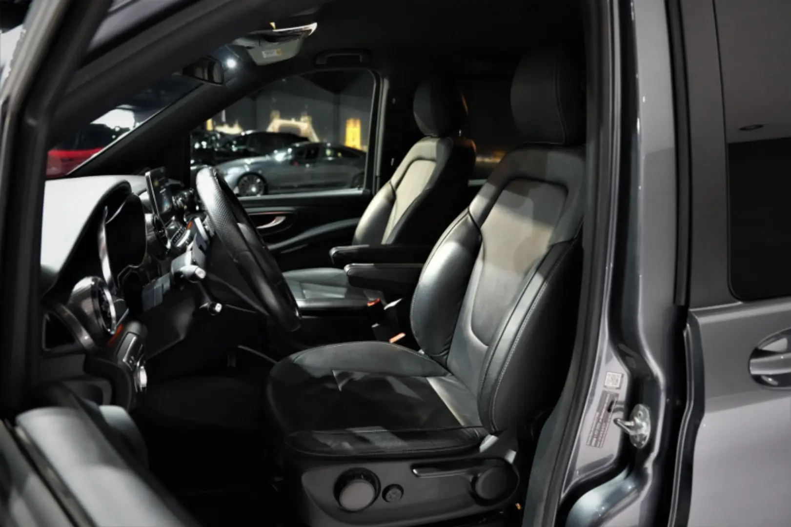 V 300d*SPORT-PAKET*LEDER*COMAND*LED*360°KAM*DAB*