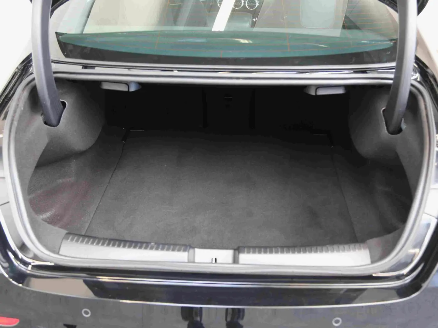 CLA 200 AMG*AHK*LED*SHZ*Kamera*Distronic*EDW++++